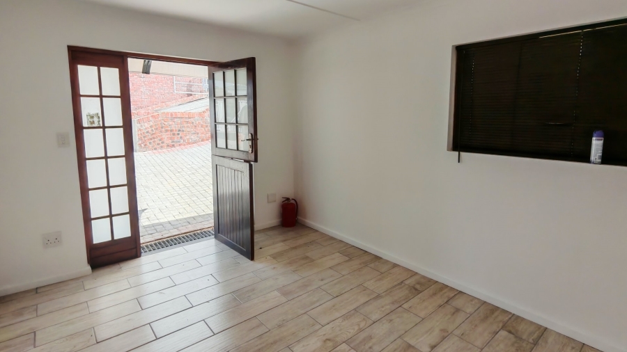 3 Bedroom Property for Sale in Herolds Bay Western Cape